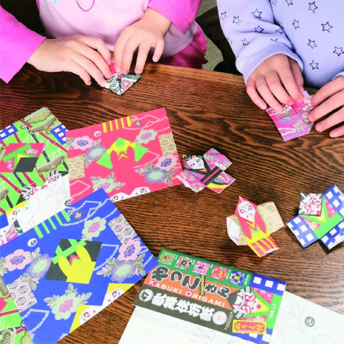 歌舞伎折り紙
やっこさん（塗り絵付き）